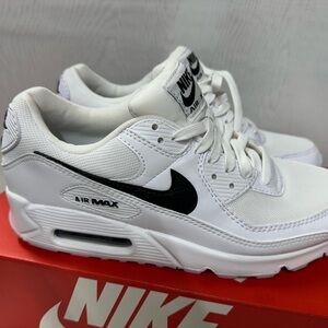 Nike Air Max Women's White Black Sneakers